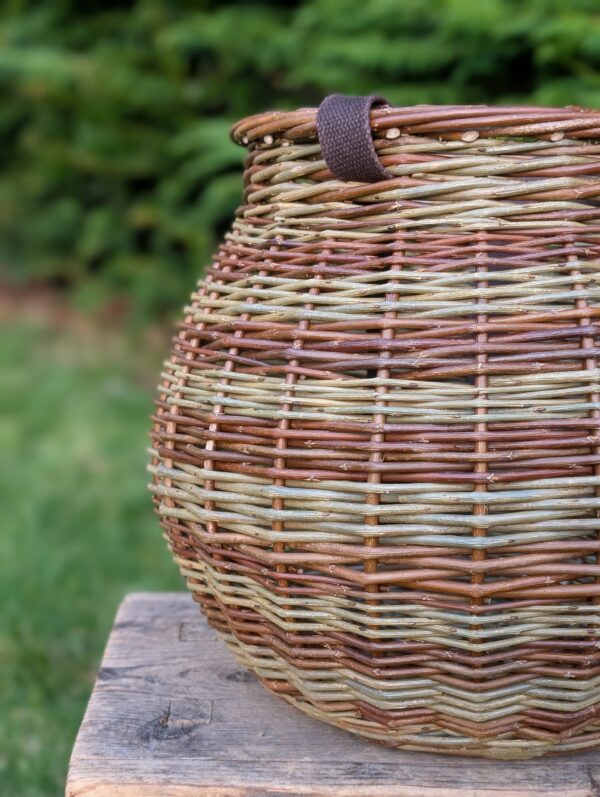 Cauldron Basket - An Coire - Image 4